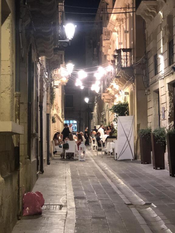 Hrdo House Apartment Syracuse Bagian luar foto